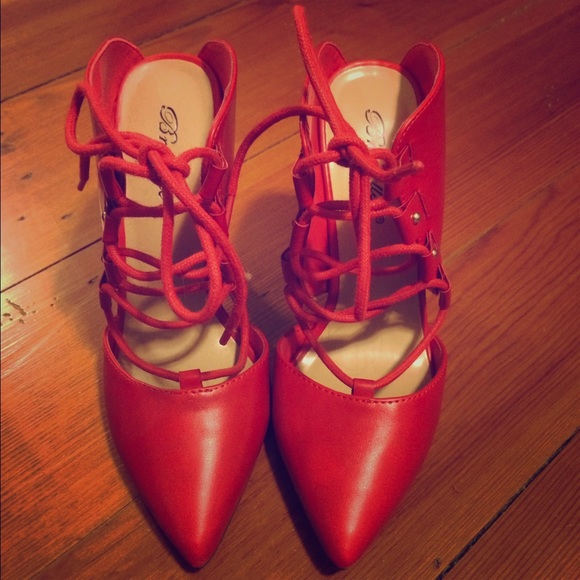 Brekelles Heels (NEW)