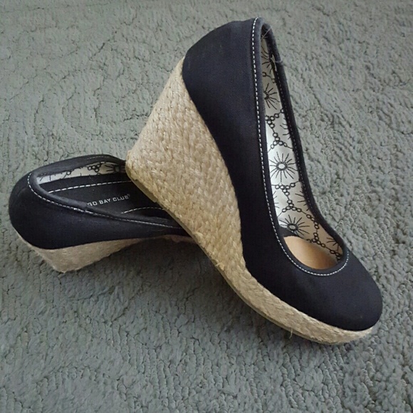 BLACK CANVAS WEDGES
