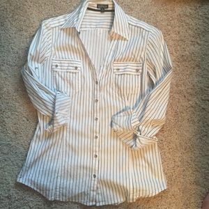 Pinstripe express essential stretch button down