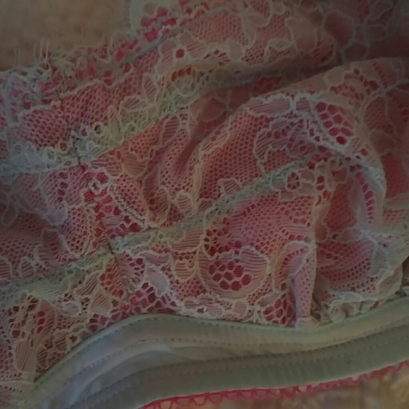 Cosmopolitan bralette - Picture 2 of 3