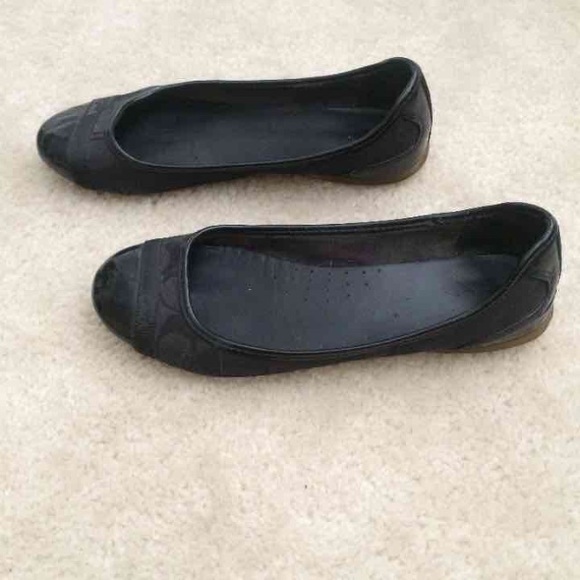 Coach - Picture 2 of 4