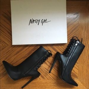 🎀HOST PICK 6/18🎀 NIB Nasty Gal Harmon Booties