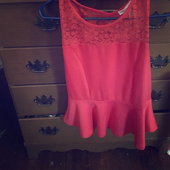 NEW! 💖 Red lace peplum top!