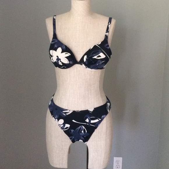 Woman’s 2 Piece Floral Bikini Set