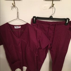 Burgundy scrub set size xs