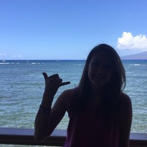 Meet your Posher, Holly