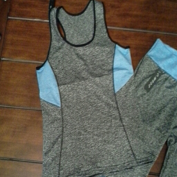 Workout capri set - Picture 2 of 3