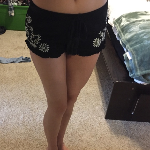 cute flowed shorts - Picture 1 of 2