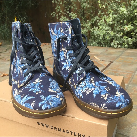 Dr. Airwair Martens Hackney Shoes