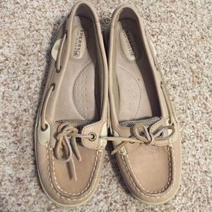 NEVER WORN SPERRYS