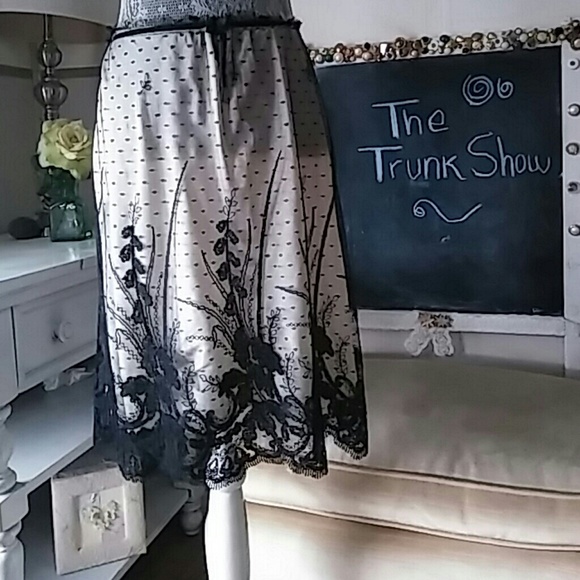Pretty BLACK LACE Skirt by STUDIO M Size MEDIUM