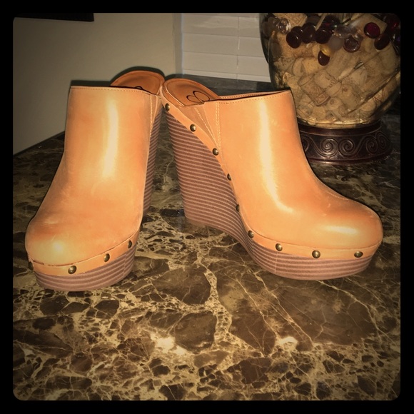 Jessica Simpson Wedges