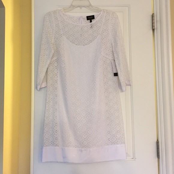 Laundry by Shelli Segal lace dress