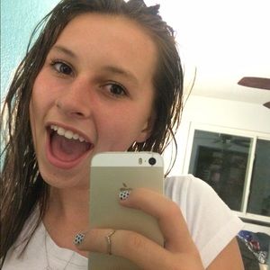 Meet your Posher, Jillian