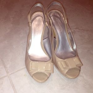 Bandolino nude leather heels, size 8.5
