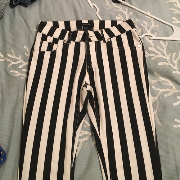 Beetle juice pants. Size small
