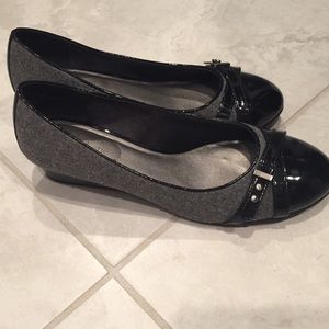 Kelly & Katie flannel and patent leather wedges