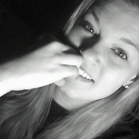 Meet your Posher, Gabrielle - Picture 1 of 1