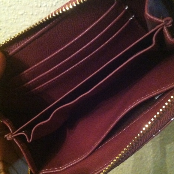 WALLET - Picture 2 of 3