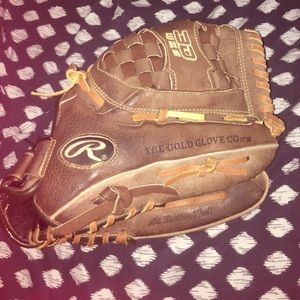 Rawlings brown softball glove