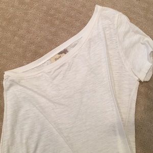 Elizabeth and James white one sleeve tee