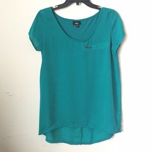 Teal short sleeve top .