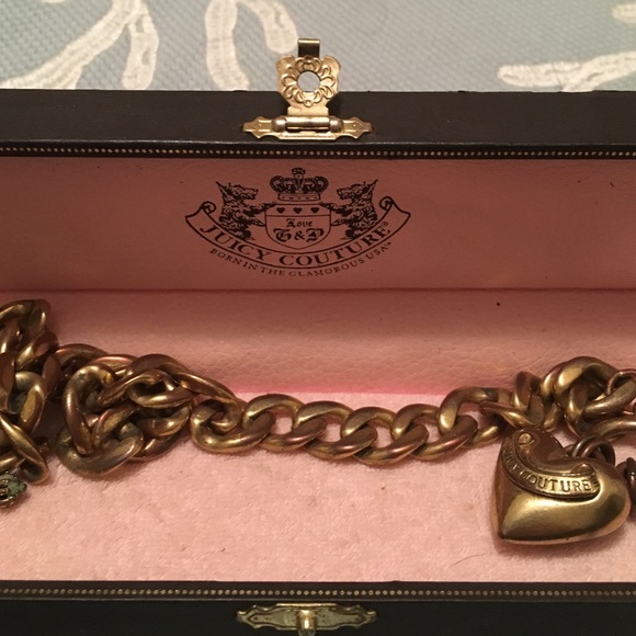 Juicy toggle necklace