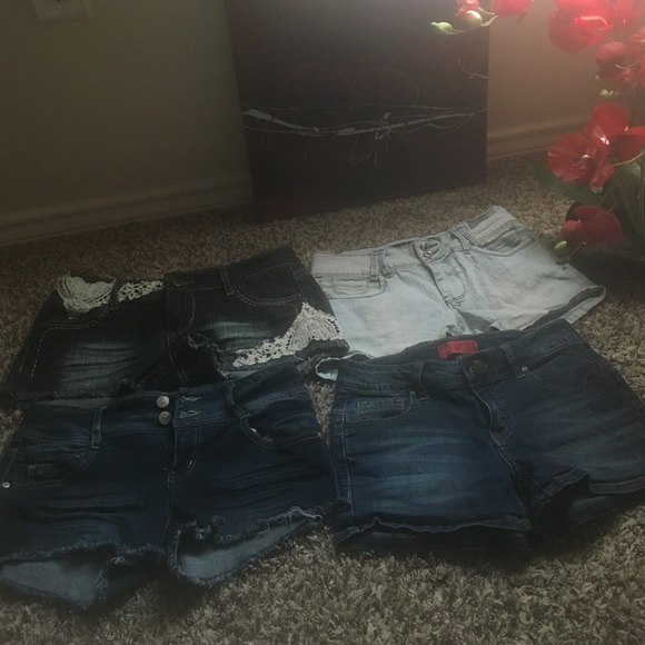 Shorts โค๏ธ๐๐๐๐ - Picture 2 of 2