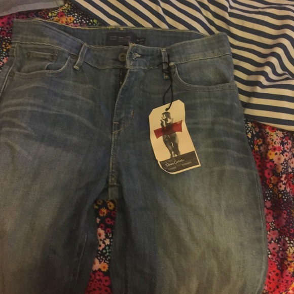 Levi's - Picture 2 of 2