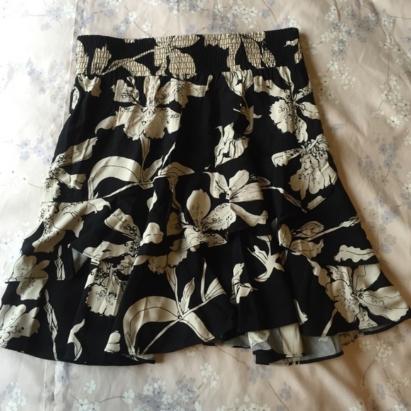 CAbi printed ruffle skirt