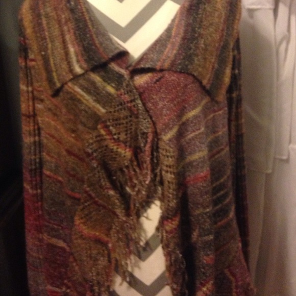 Cardigan with fringe trim...nice! - Picture 2 of 3
