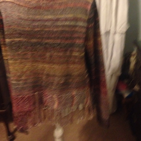 Cardigan with fringe trim...nice! - Picture 3 of 3