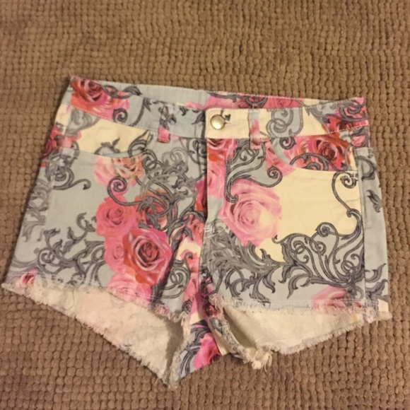 H&M cute floral shorts