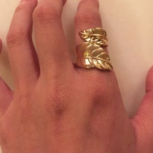 Gold leaf wrapping around finger ring