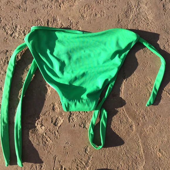 Victoria's Secret swim bottoms - Picture 3 of 3