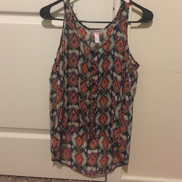 Tank tops โค๏ธ๐๐๐๐ - Picture 2 of 4