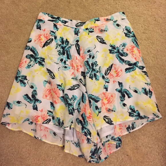 Bright Pacsun LA Hearts flowy shorts!