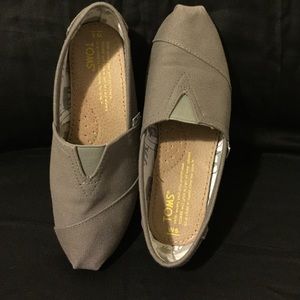 Toms shoes