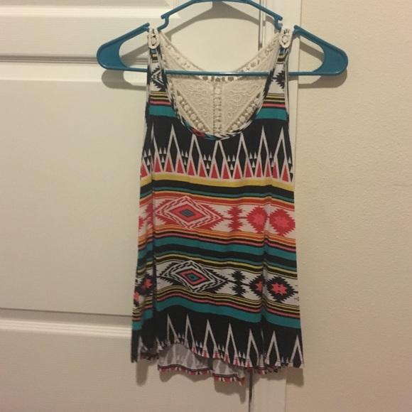 Tank tops โค๏ธ๐๐๐๐ - Picture 2 of 4