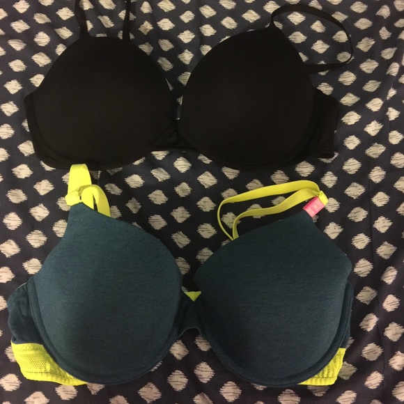 🎀 Set of 2 Victoria Secret PINK Bras 🎀