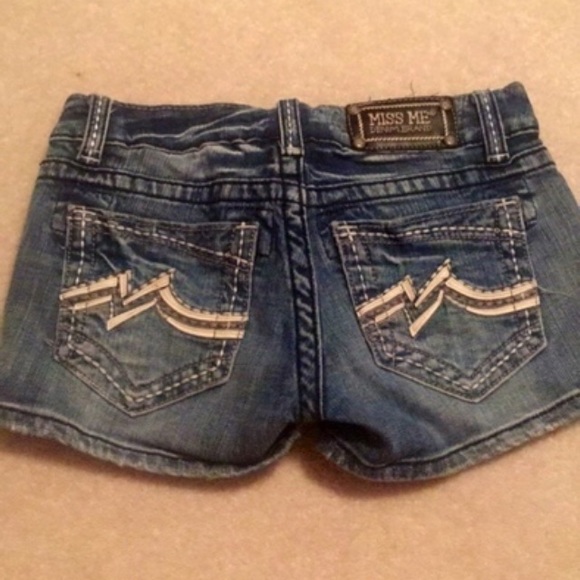 Miss Me Jean Shorts - Size 26