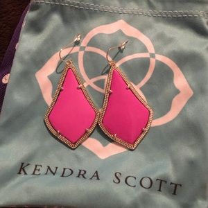 Kendra Scott Pink Earrings!!