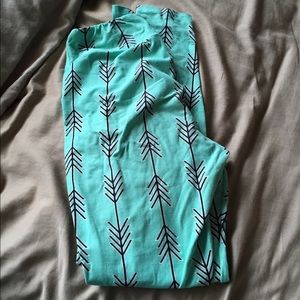 Pre Owned Lularoe Mint Arrow Leggings OS