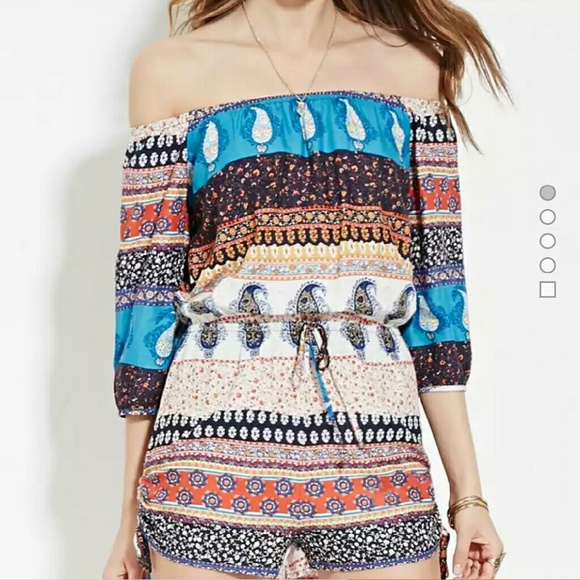 a woven rompers with floral print,size small