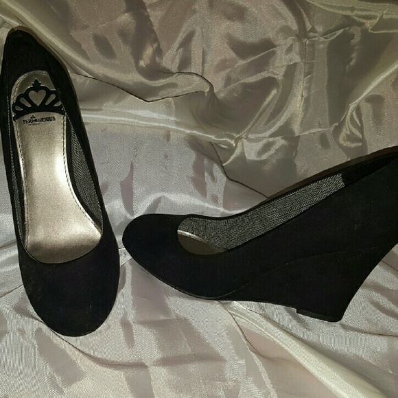 Suede leather, black wedge