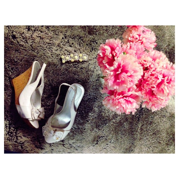 Guess White Wedge