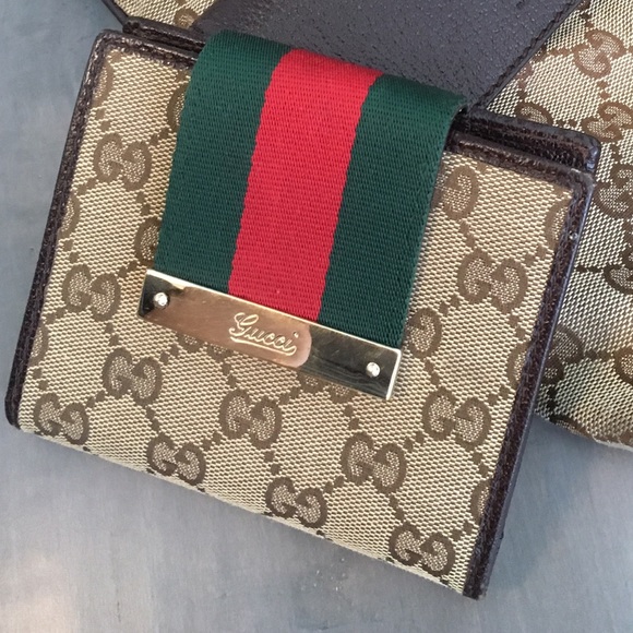 SOLD!! Gucci Wallet - Picture 1 of 4