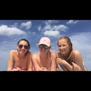 Meet your Posher, Caroline