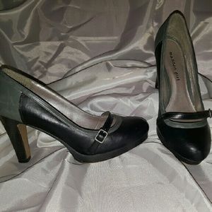 Closed toe platforms