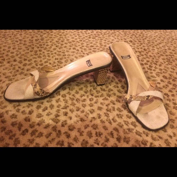 Stuart Weitzman sandals - Picture 3 of 5
